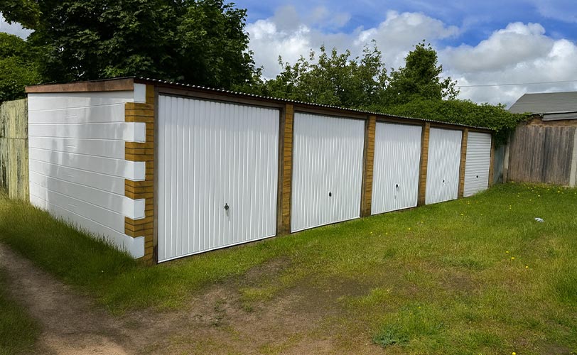 Garages to rent in Bradwell - exterior photo
